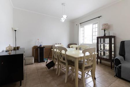 Casa à venda com 153m², 4 quartos e 3 vagas Casa à venda com 153m², 4 quartos e 3 vagasSala