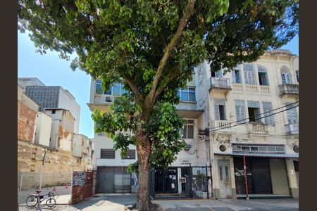 Apartamento à venda com 102m², 4 quartos e 1 vaga Apartamento à venda com 102m², 4 quartos e 1 vagaFachada e portaria