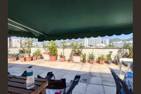 Apartamento à venda com 102m², 4 quartos e 1 vaga Apartamento à venda com 102m², 4 quartos e 1 vagaVaranda do Quarto 1