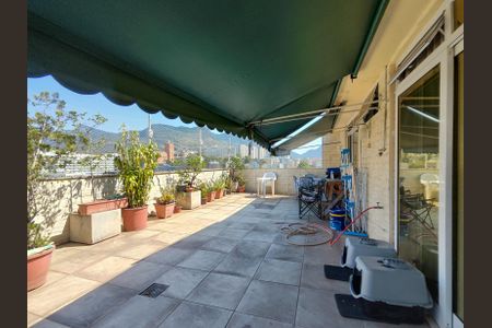 Apartamento à venda com 102m², 4 quartos e 1 vaga Apartamento à venda com 102m², 4 quartos e 1 vagaVaranda da Sala