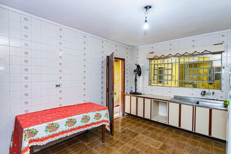 Casa à venda com 300m², 2 quartos e 2 vagasCozinha