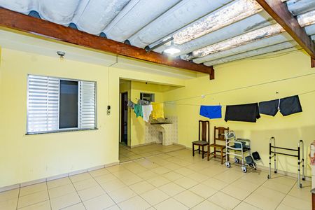 Casa à venda com 300m², 2 quartos e 2 vagasÁrea de serviço e quintal