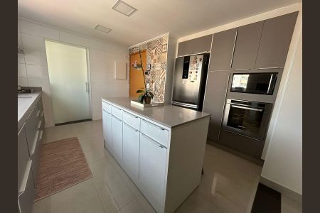 Cozinha de apartamento à venda com 3 quartos, 118m² em Vila Valparaíso, Santo André
