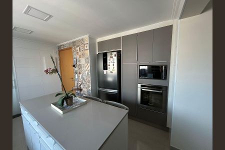 Cozinha de apartamento à venda com 3 quartos, 118m² em Vila Valparaíso, Santo André