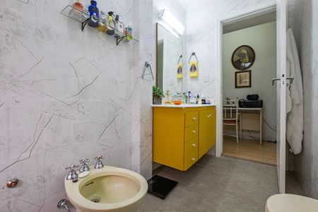 Apartamento à venda com 229m², 3 quartos e 2 vagasBanheiro Social