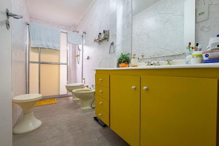 Apartamento à venda com 229m², 3 quartos e 2 vagasBanheiro Social