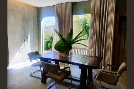 Sala 2 de casa para alugar com 4 quartos, 400m² em Alto dos Pinheiros , Belo Horizonte