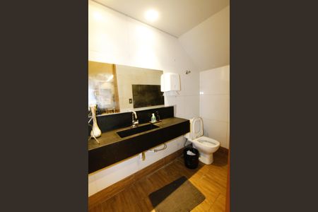 Casa para alugar com 400m², 4 quartos e 2 vagasBanheiro 2