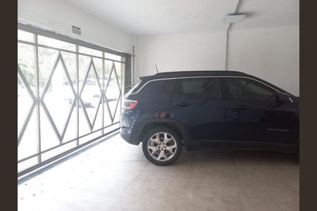 Casa à venda com 600m², 4 quartos e 4 vagas Casa à venda com 600m², 4 quartos e 4 vagasGaragem