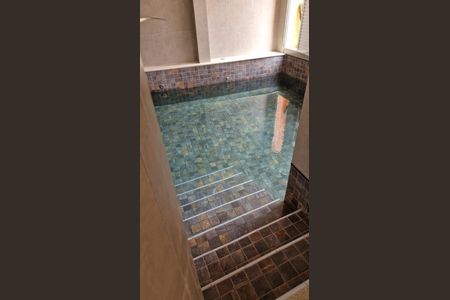 Casa à venda com 600m², 4 quartos e 4 vagas Casa à venda com 600m², 4 quartos e 4 vagasPiscina