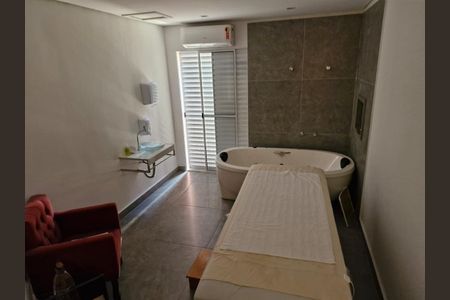 Banheiro de casa para alugar com NaN quartos, m² em Pacaembu, São Paulo