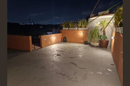 Casa à venda com 600m², 4 quartos e 4 vagas Casa à venda com 600m², 4 quartos e 4 vagasGaragem