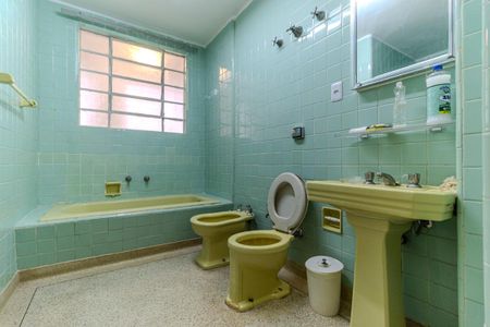 Apartamento para alugar com 130m², 2 quartos e sem vagaBanheiro