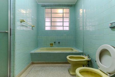 Apartamento para alugar com 130m², 2 quartos e sem vagaBanheiro