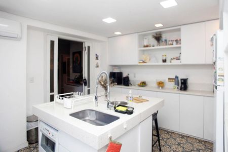 Apartamento à venda com 151m², 3 quartos e sem vagaCozinha