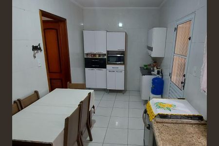 Casa à venda com 68m², 2 quartos e 2 vagasCozinha