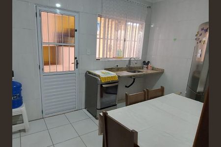 Casa à venda com 68m², 2 quartos e 2 vagasCozinha