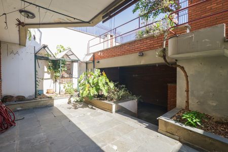 Casa à venda com 504m², 4 quartos e 8 vagasÁrea Externa