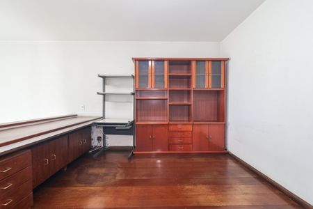 Casa à venda com 504m², 4 quartos e 8 vagasEscritório