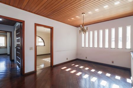 Casa à venda com 504m², 4 quartos e 8 vagasSala