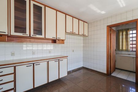 Casa à venda com 504m², 4 quartos e 8 vagasCozinha
