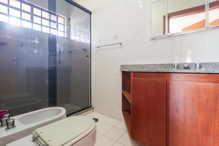 Casa à venda com 504m², 4 quartos e 8 vagasBanheiro da Suíte 3
