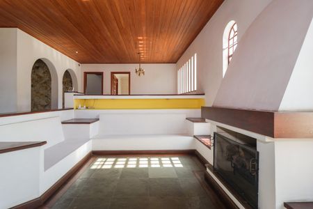 Casa à venda com 504m², 4 quartos e 8 vagasSala