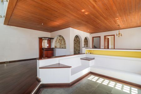 Casa à venda com 504m², 4 quartos e 8 vagasSala