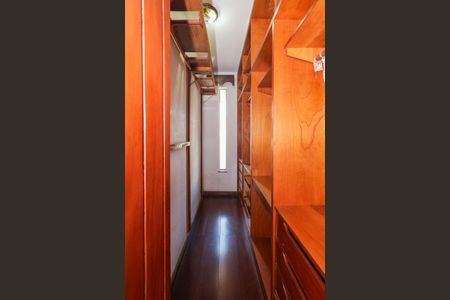 Casa à venda com 504m², 4 quartos e 8 vagasSuíte 1