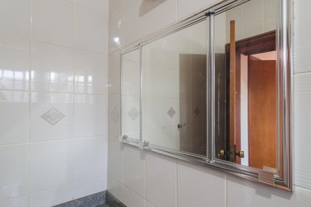 Casa à venda com 504m², 4 quartos e 8 vagasBanheiro da Suíte 2