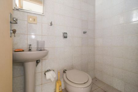 Casa à venda com 504m², 4 quartos e 8 vagasBanheiro de Serviço