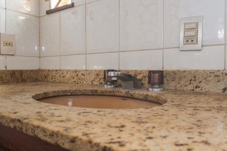 Casa à venda com 504m², 4 quartos e 8 vagasBanheiro da Suíte 1