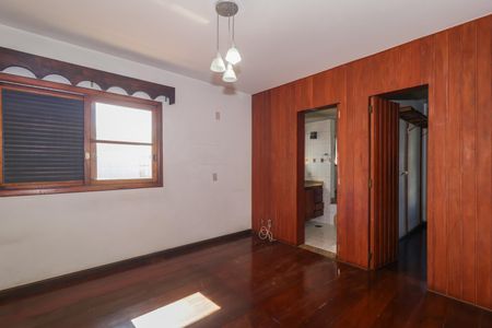 Casa à venda com 504m², 4 quartos e 8 vagasSuíte 1