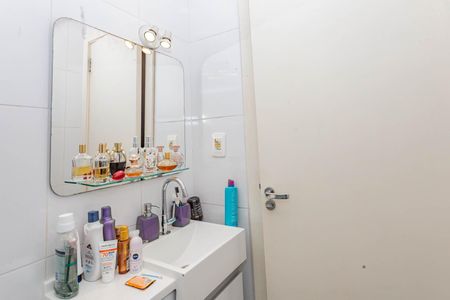 Casa de condomínio à venda com 157m², 3 quartos e 3 vagasBanheiro Social