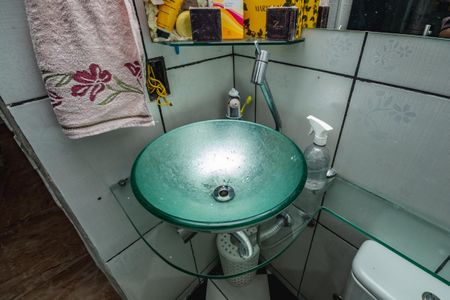 Casa à venda com 300m², 2 quartos e 5 vagasBanheiro Social