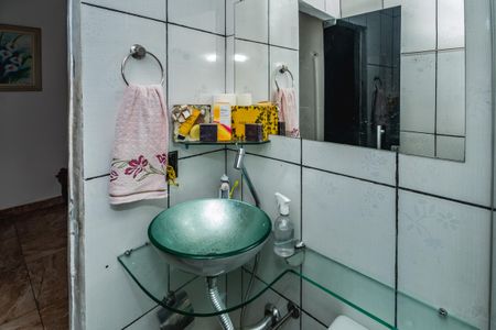 Casa à venda com 300m², 2 quartos e 5 vagasBanheiro Social