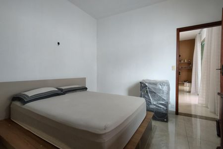 Quarto 1 de casa para alugar com 4 quartos, 368m² em Taquara, Rio de Janeiro