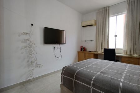 Casa para alugar com 368m², 4 quartos e 3 vagas Casa para alugar com 368m², 4 quartos e 3 vagasQuarto 2