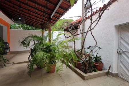 Casa para alugar com 368m², 4 quartos e 3 vagas Casa para alugar com 368m², 4 quartos e 3 vagasÁrea comum