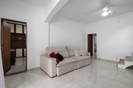 Sala de casa para alugar com 4 quartos, 368m² em Taquara, Rio de Janeiro