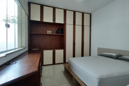 Casa para alugar com 368m², 4 quartos e 3 vagas Casa para alugar com 368m², 4 quartos e 3 vagasQuarto 1