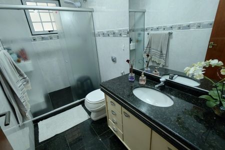 Casa para alugar com 368m², 4 quartos e 3 vagas Casa para alugar com 368m², 4 quartos e 3 vagasBanheiro Social