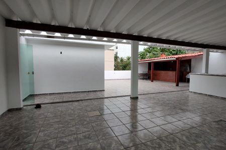 Casa para alugar com 368m², 4 quartos e 3 vagas Casa para alugar com 368m², 4 quartos e 3 vagasÁrea comum