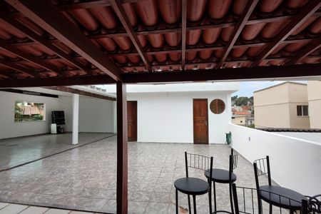 Casa para alugar com 368m², 4 quartos e 3 vagas Casa para alugar com 368m², 4 quartos e 3 vagasÁrea comum
