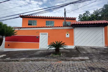 Casa para alugar com 368m², 4 quartos e 3 vagas Casa para alugar com 368m², 4 quartos e 3 vagasFachada