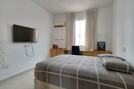 Casa para alugar com 368m², 4 quartos e 3 vagas Casa para alugar com 368m², 4 quartos e 3 vagasQuarto 2