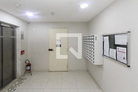 Apartamento à venda com 64m², 3 quartos e 1 vaga Apartamento à venda com 64m², 3 quartos e 1 vagaHall social
