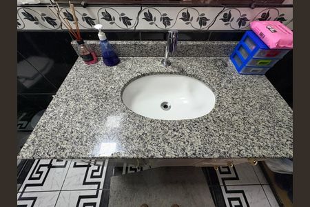 Casa à venda com 185m², 3 quartos e 2 vagas Casa à venda com 185m², 3 quartos e 2 vagasBanheiro da Suíte 1