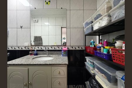 Casa à venda com 185m², 3 quartos e 2 vagas Casa à venda com 185m², 3 quartos e 2 vagasBanheiro da Suíte 1