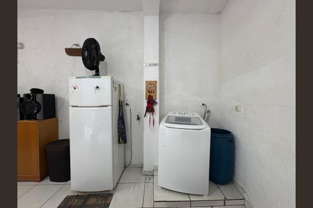 Casa à venda com 185m², 3 quartos e 2 vagas Casa à venda com 185m², 3 quartos e 2 vagasLavanderia